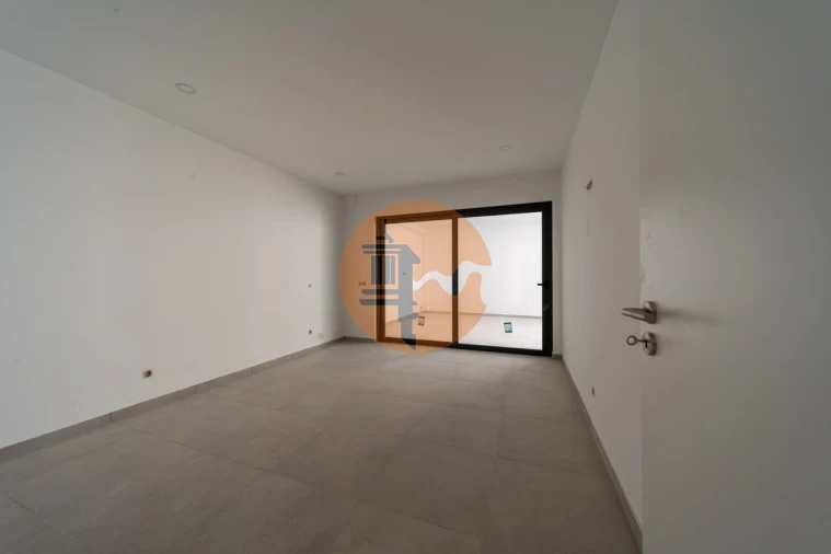 Moradia T3 para Venda em Montenegro Foto 23