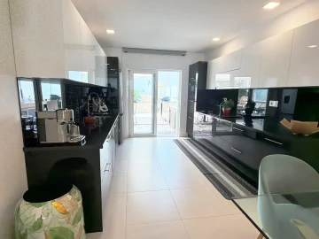Moradia T4 para Venda em Albufeira e Olhos de Água