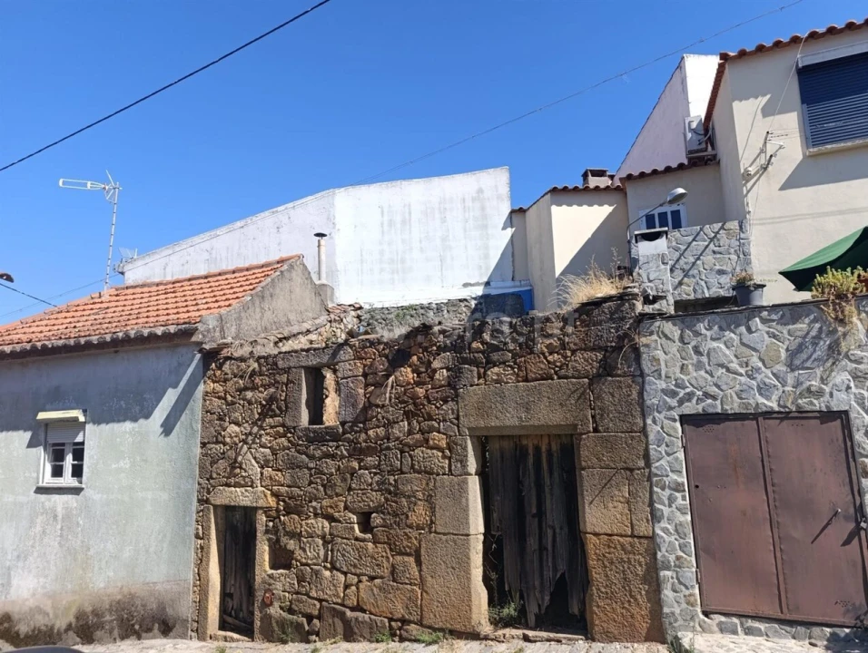 Moradia T0 para Venda em Fatela Foto 1