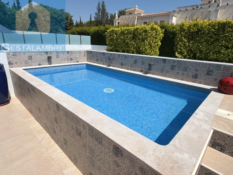 Moradia T4 para Venda em Albufeira e Olhos de Água Foto 3
