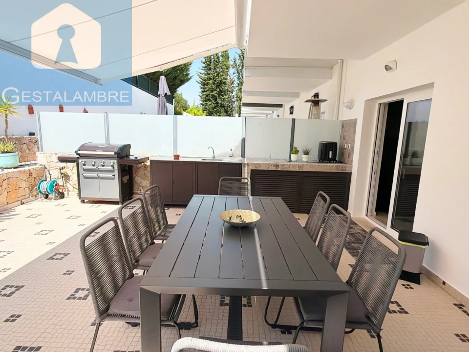 Moradia T4 para Venda em Albufeira e Olhos de Água Foto 31