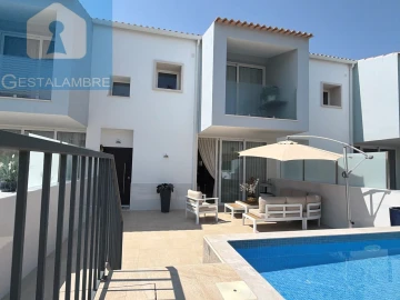 Moradia T4 para Venda em Albufeira e Olhos de Água
