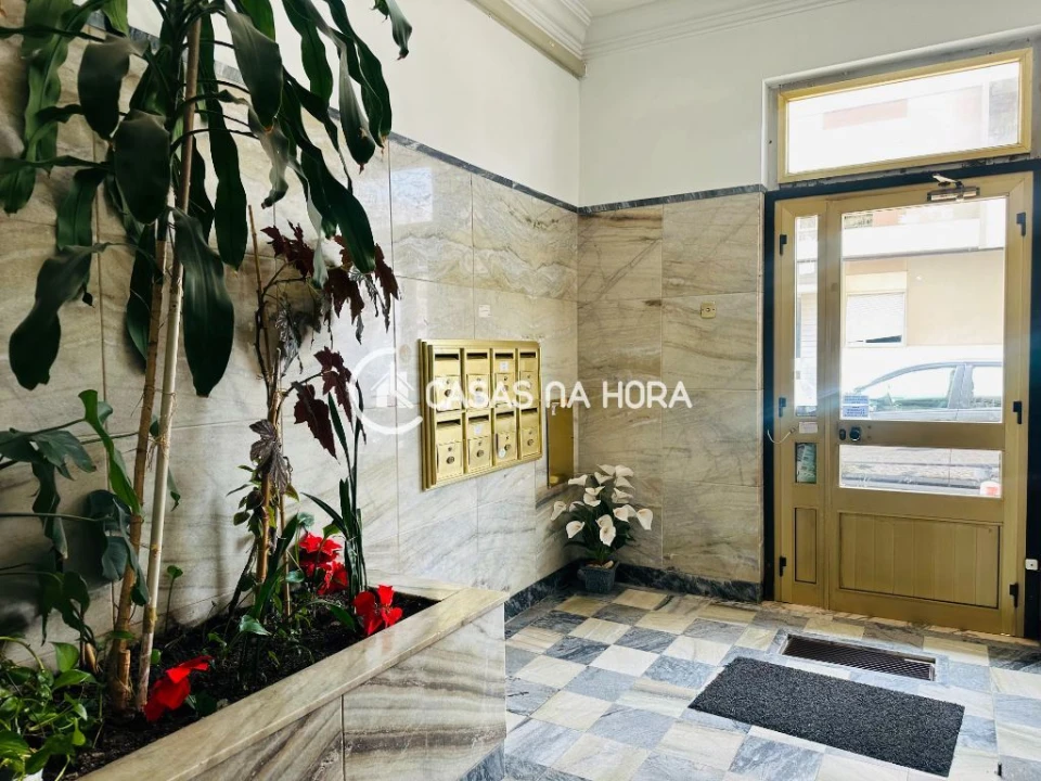 Apartamento T3 para Venda em Santa Iria de Azoia, São João da Talha e Bobadela Foto 27