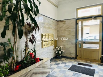 Apartamento T3 para Venda em Santa Iria de Azoia, São João da Talha e Bobadela