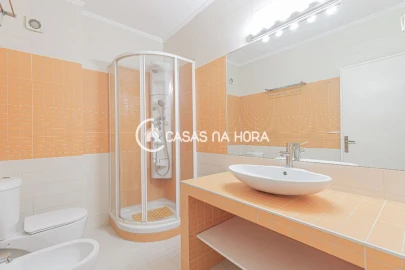 Apartamento T3 para Venda em Santa Iria de Azoia, São João da Talha e Bobadela