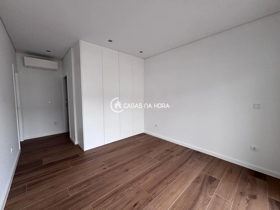 Apartamento T2 para Arrendamento em Repeses e São Salvador Foto 5