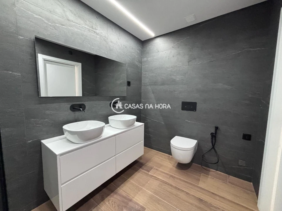 Apartamento T2 para Arrendamento em Repeses e São Salvador Foto 11