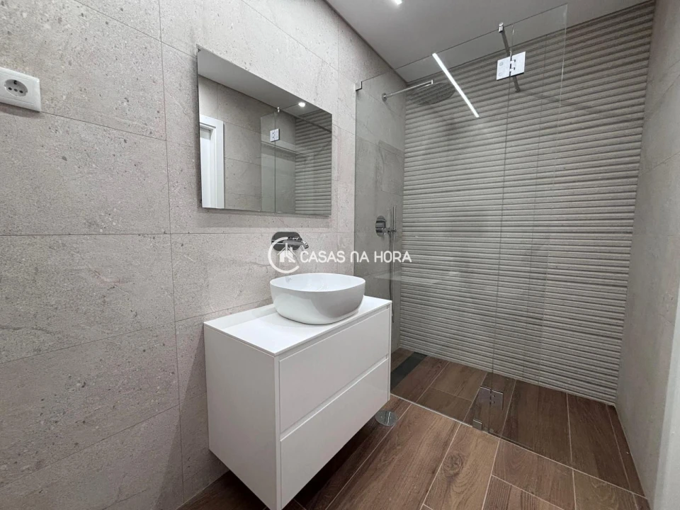 Apartamento T2 para Arrendamento em Repeses e São Salvador Foto 13