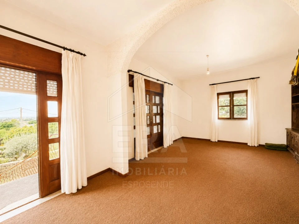 Moradia T5 para Venda em Vila Cova e Feitos Foto 15