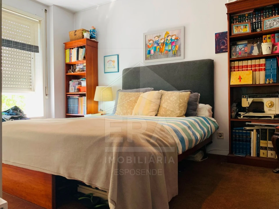 Apartamento T2 para Venda em Ramalde Foto 9