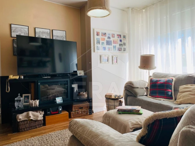 Apartamento T2 para Venda em Ramalde Foto 6