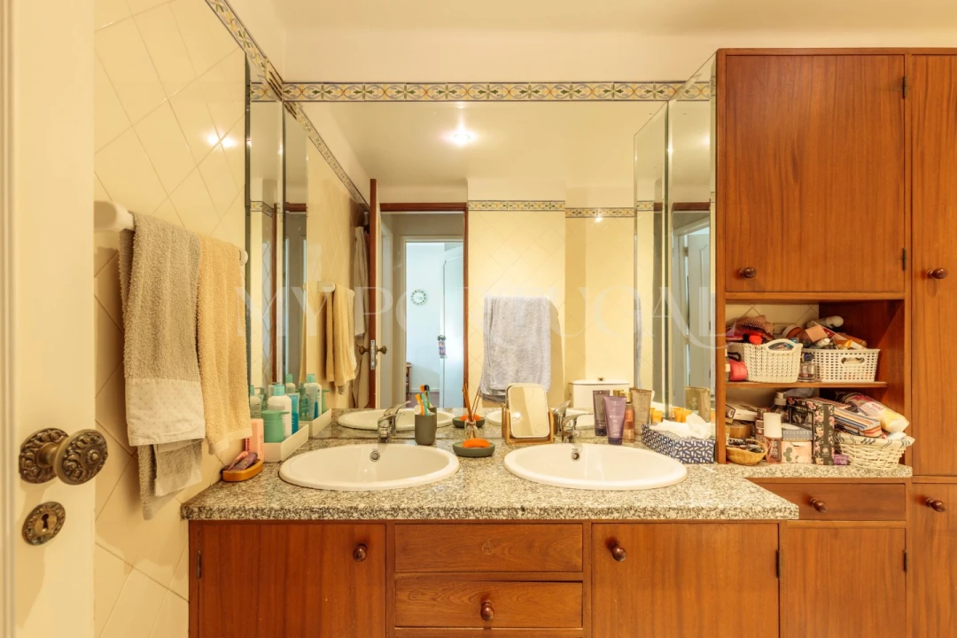 Apartamento T2 para Venda em Carnaxide e Queijas Foto 15