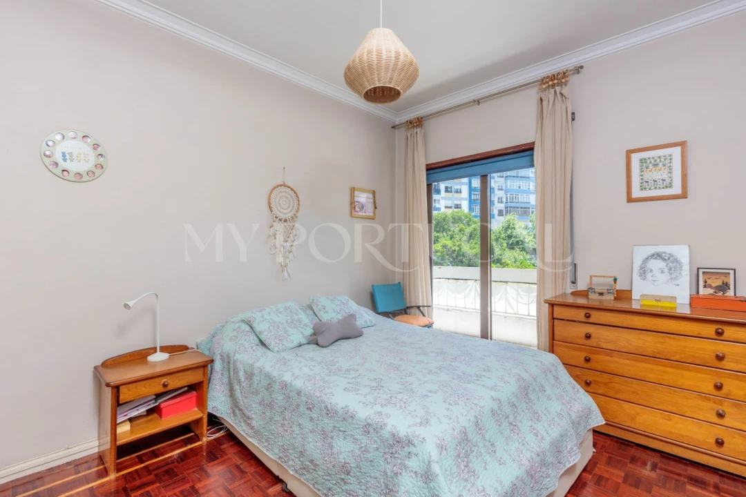 Apartamento T2 para Venda em Carnaxide e Queijas Foto 16