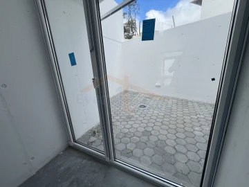 Moradia T4 para Venda em Santa Maria, São Pedro e Sobral da Lagoa