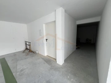 Moradia T4 para Venda em Santa Maria, São Pedro e Sobral da Lagoa