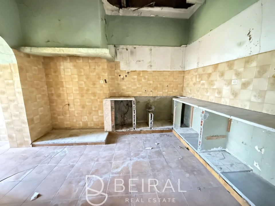 Apartamento T1 para Venda em Campolide Foto 1