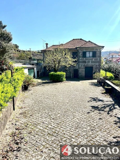 Moradia T3 para Venda em Monte Córdova