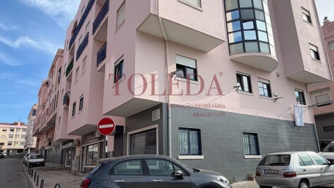 Apartamento T2 para Venda em Corroios