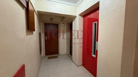 Apartamento T2 para Venda em Corroios