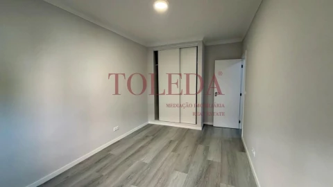 Apartamento T2 para Venda em Corroios