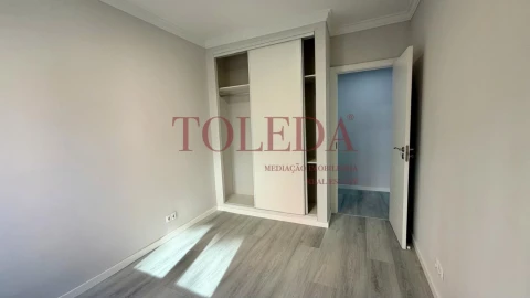 Apartamento T2 para Venda em Corroios