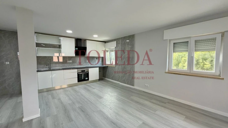 Apartamento T2 para Venda em Corroios Foto 17