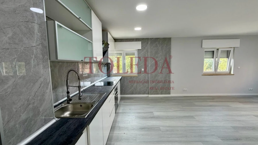 Apartamento T2 para Venda em Corroios Foto 15