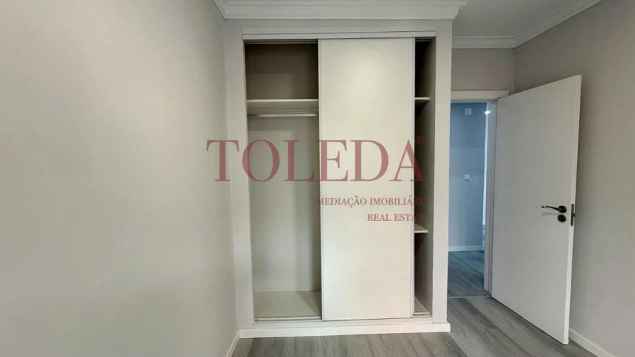 Apartamento T2 para Venda em Corroios Foto 25