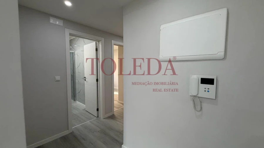 Apartamento T2 para Venda em Corroios Foto 29