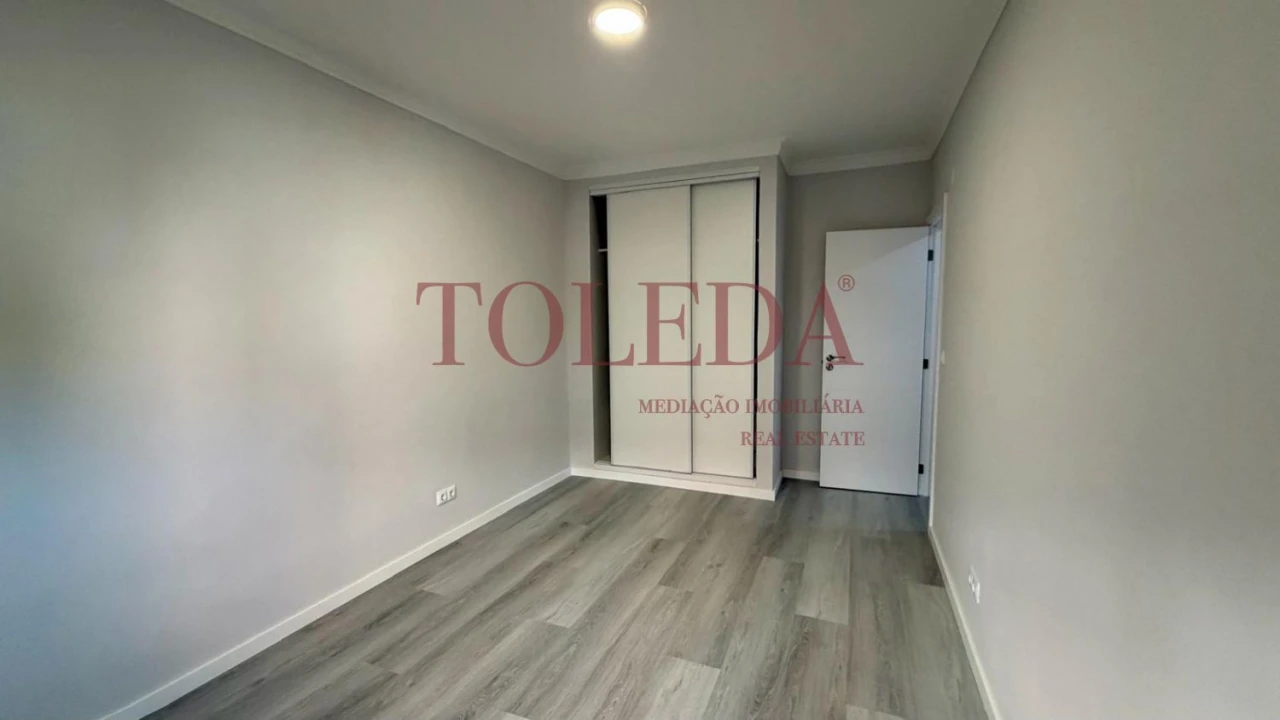 Apartamento T2 para Venda em Corroios Foto 27