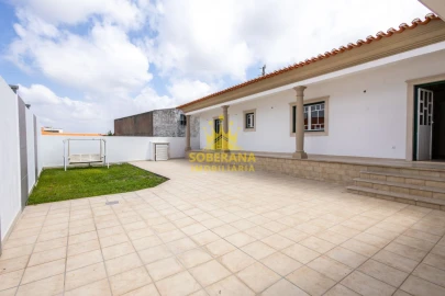 Moradia T3 para Venda em Pataias e Martingança