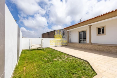 Moradia T3 para Venda em Pataias e Martingança