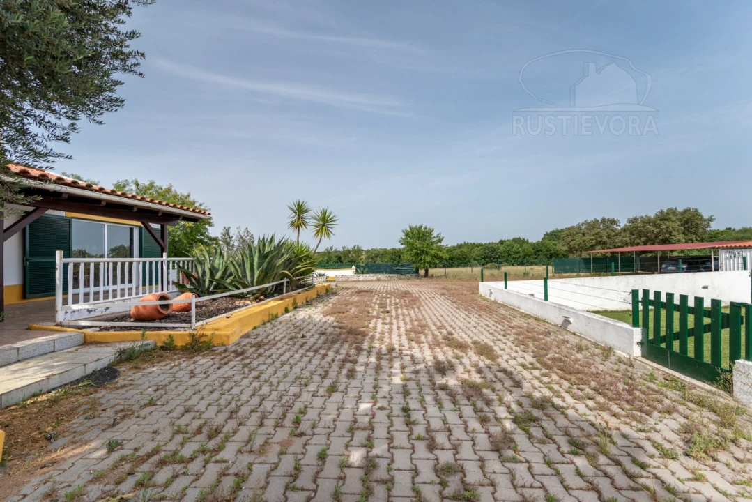 Quinta T4 para Venda em São Miguel de Machede Foto 12