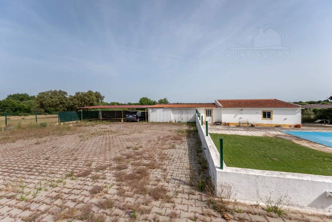 Quinta T4 para Venda em São Miguel de Machede Foto 14