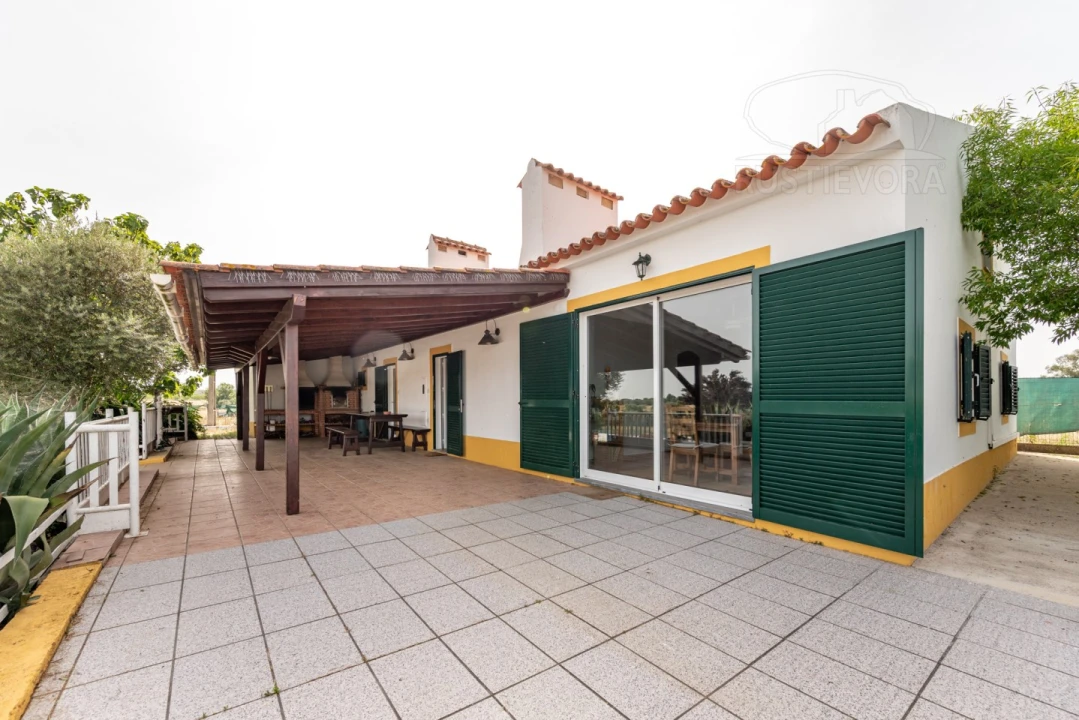 Quinta T4 para Venda em São Miguel de Machede Foto 4