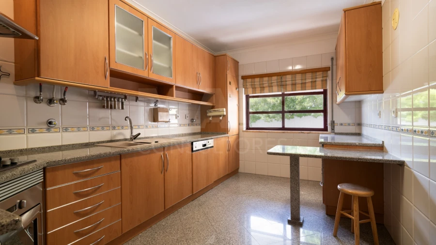 Apartamento T3 para Arrendamento em Algés, Linda-A-Velha e Cruz Quebrada-Dafundo