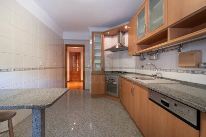 Apartamento T3 para Venda em Algés, Linda-A-Velha e Cruz Quebrada-Dafundo