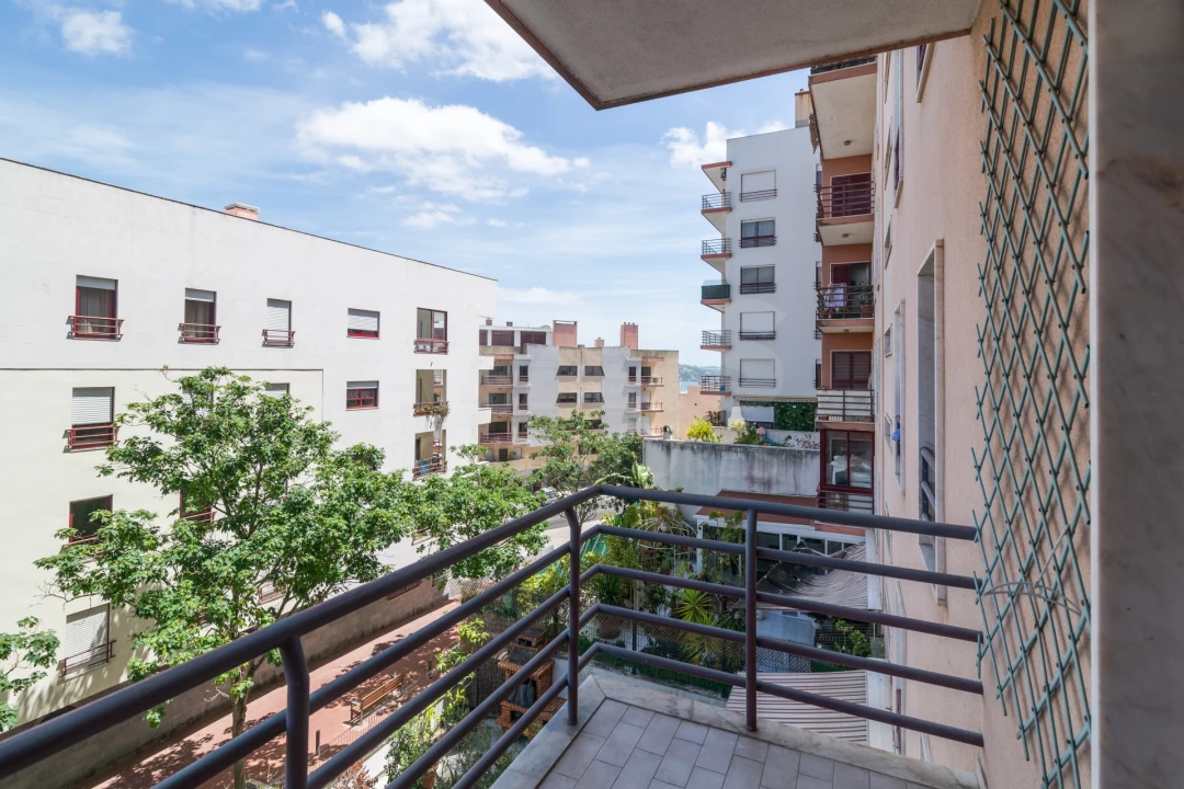 Apartamento T3 para Venda em Algés, Linda-A-Velha e Cruz Quebrada-Dafundo Foto 9