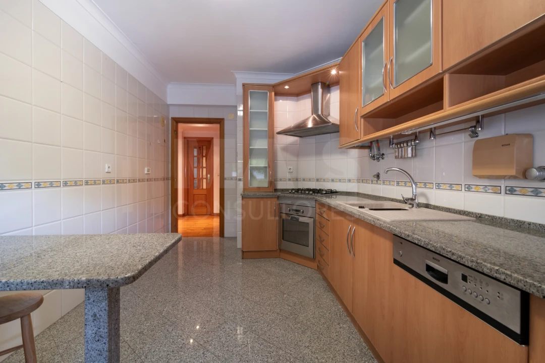 Apartamento T3 para Venda em Algés, Linda-A-Velha e Cruz Quebrada-Dafundo Foto 5