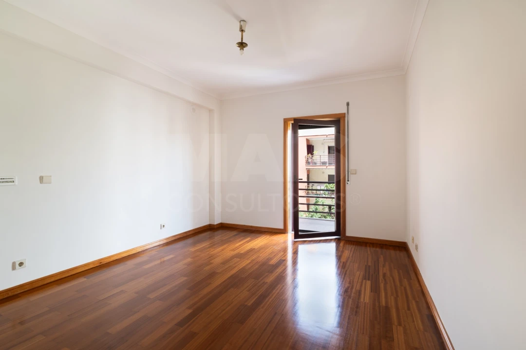 Apartamento T3 para Venda em Algés, Linda-A-Velha e Cruz Quebrada-Dafundo Foto 8
