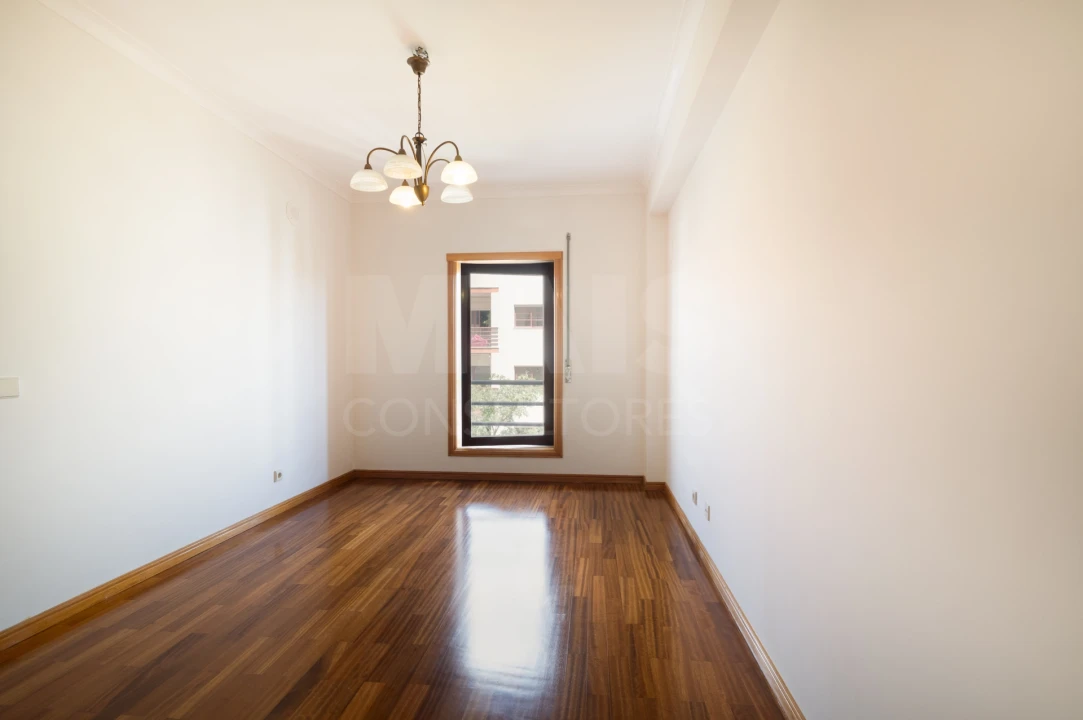 Apartamento T3 para Venda em Algés, Linda-A-Velha e Cruz Quebrada-Dafundo Foto 6
