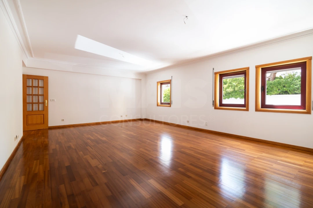 Apartamento T3 para Venda em Algés, Linda-A-Velha e Cruz Quebrada-Dafundo Foto 3