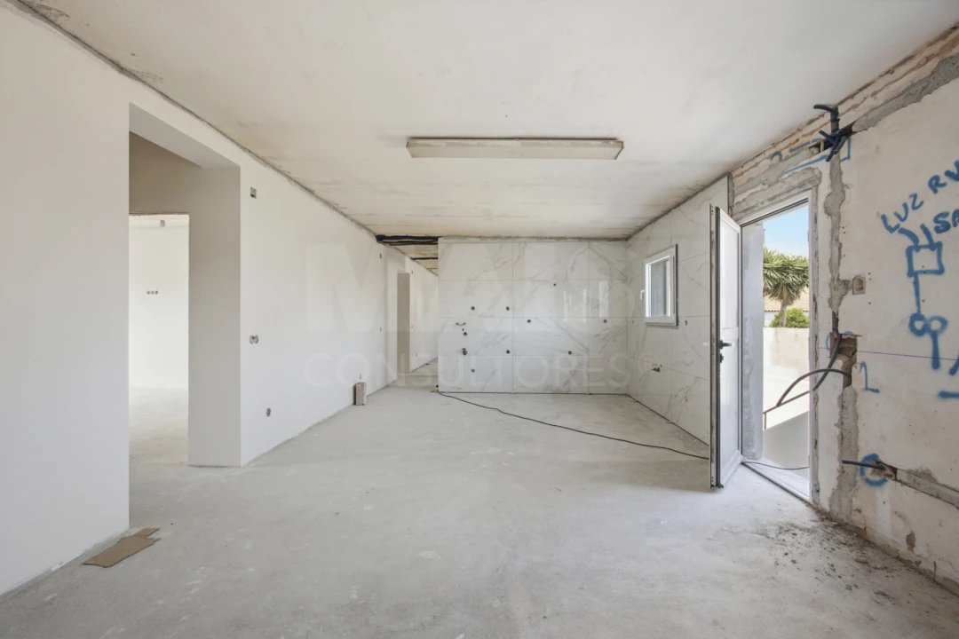 Apartamento T4 para Venda em São Martinho do Porto Foto 3