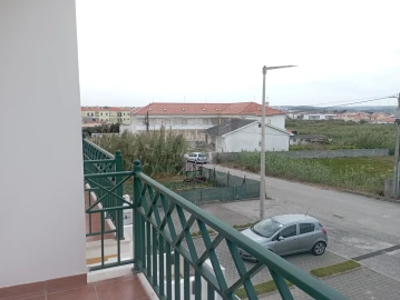 Moradia T2 para Arrendamento em Ferrel