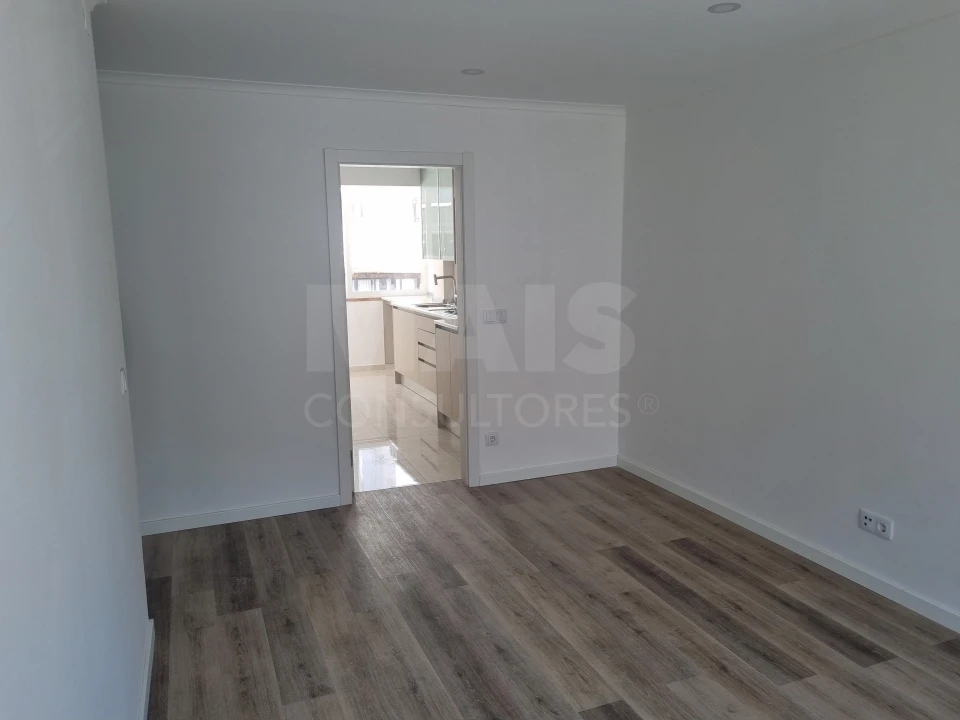Apartamento T2 para Arrendamento em Queluz e Belas Foto 10