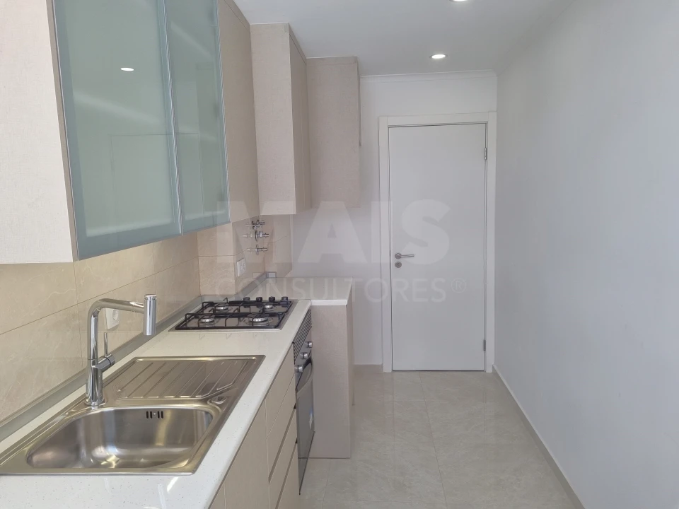 Apartamento T2 para Arrendamento em Queluz e Belas Foto 8