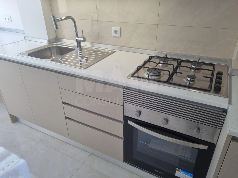 Apartamento T2 para Arrendamento em Queluz e Belas Foto 3