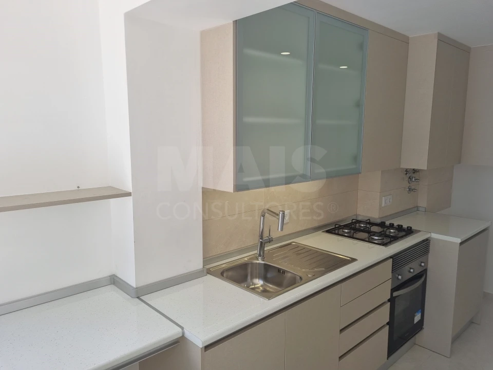 Apartamento T2 para Arrendamento em Queluz e Belas Foto 4
