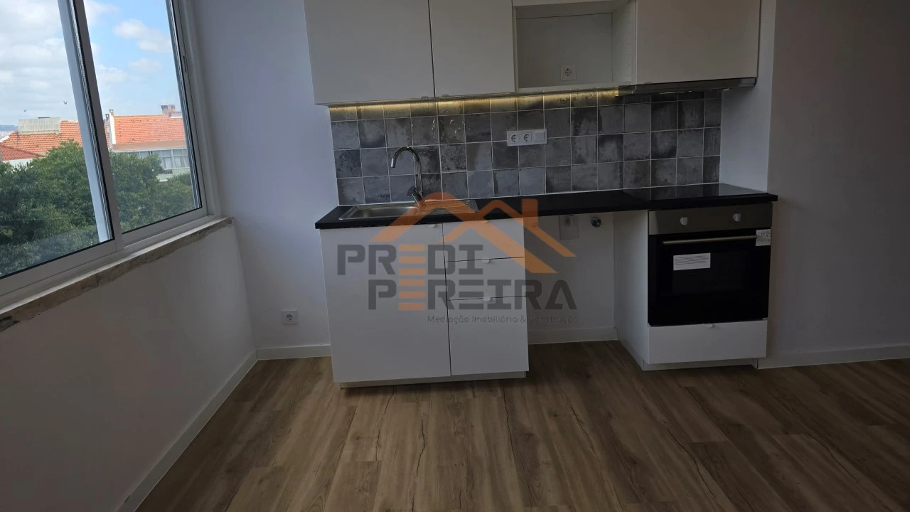 Apartamento T2 para Venda em Águas Livres Foto 2