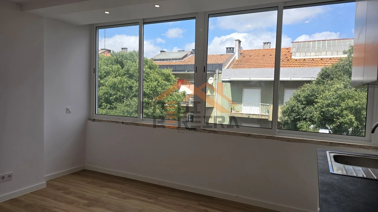 Apartamento T2 para Venda em Águas Livres Foto 7